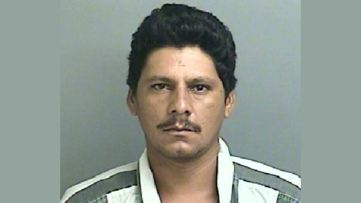 FBI busca a mexicano responsable de masacre en Texas.