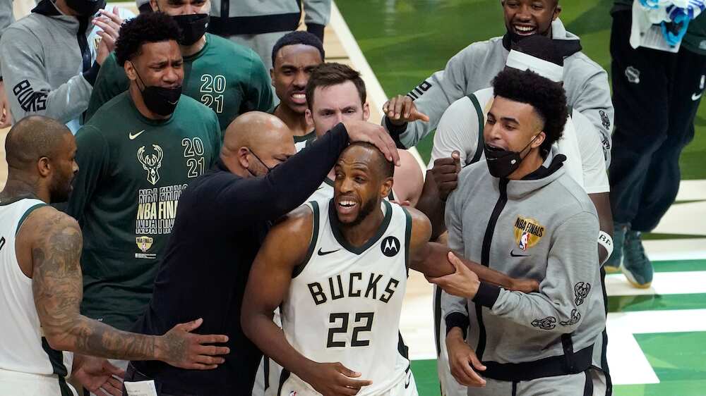 Bucks empatan las finales de la NBA ante Suns