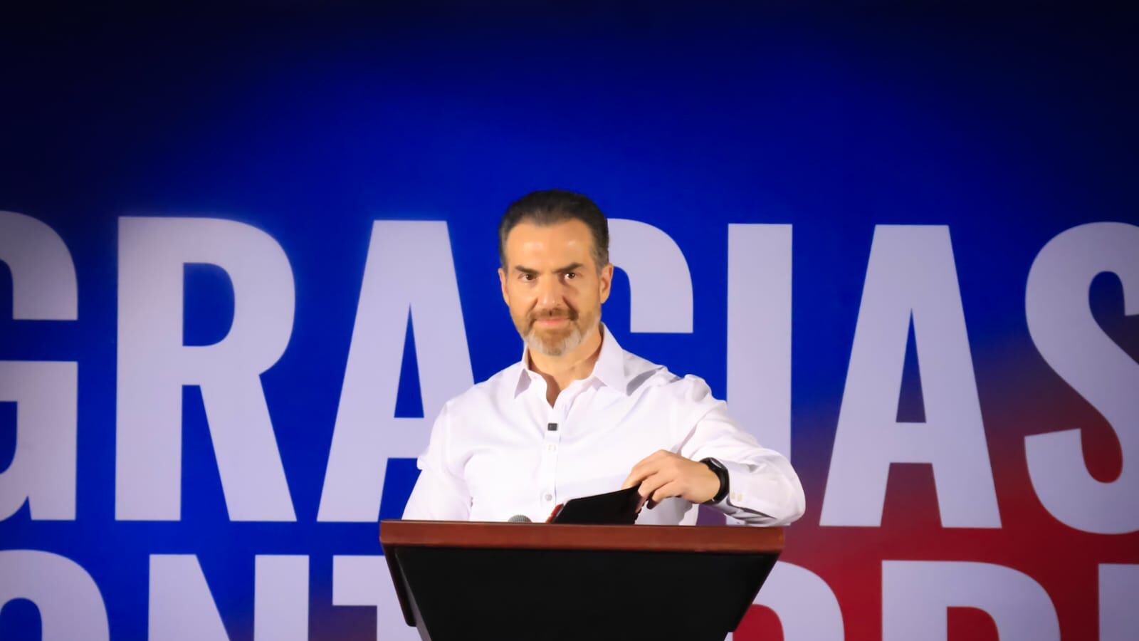 Adrián de la Garza reiteró el lunes su interés de trabajar de la mano con Samuel García.