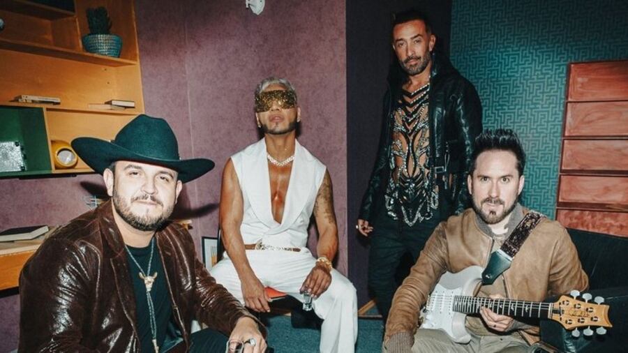 Edén Muñoz y Camila