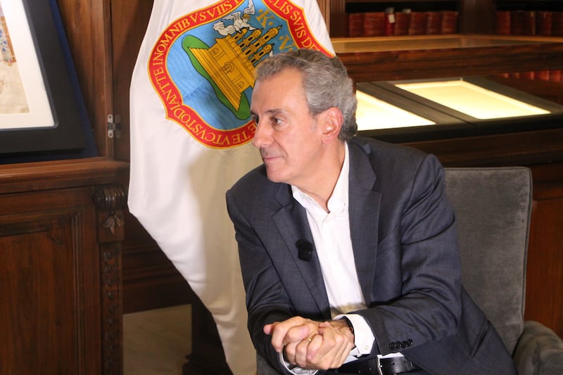 Explica la sinergia que tiene con el gobernador y la presidenta.