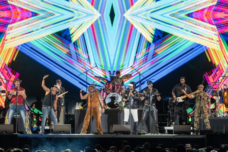 Gipsy Kings, Village People y The Jacksons provocaron una viaje al pasado.