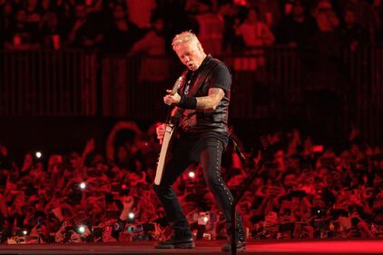 Luego de esperar casi siete años, Metallica regresó a México para reencontrarse con sus fanáticos en el recién inaugurado Estadio GNP Seguros de la Ciudad de México, el cual fue testigo de una noche legendaria, en donde la agrupación realizó un recorrido por algunas de las etapas que marcaron su carrera a través de discos como ‘Master of Puppets’ y ‘Ride the Lightning’.