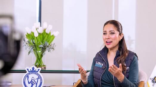 La gobernadora Libia Dennise García durante su programa “Conectando con la Gente”, donde abordó la situación de los migrantes guanajuatenses en Estados Unidos.