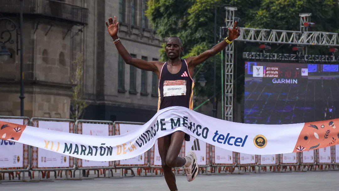 Edwin Kiptoo conquistó el Maratón CDMX por segunda ocasión.