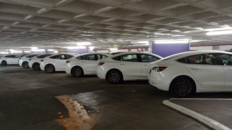 Tesla auto eléctrico