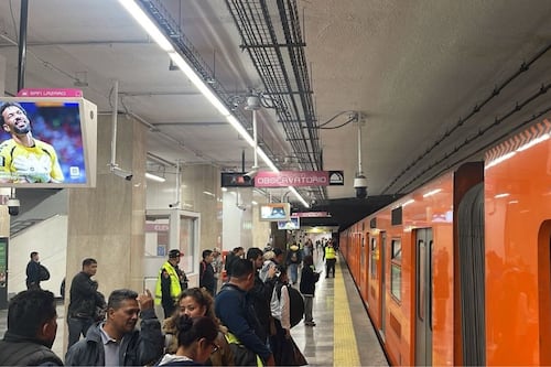 Cierre de una importante estación y retrasos en varias líneas complican la movilidad en la CDMX