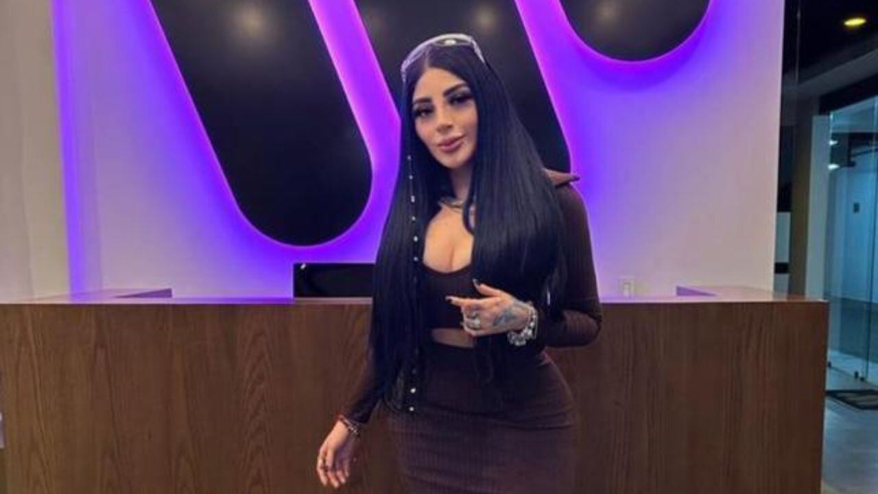 Bellakath firma con una importante disquera