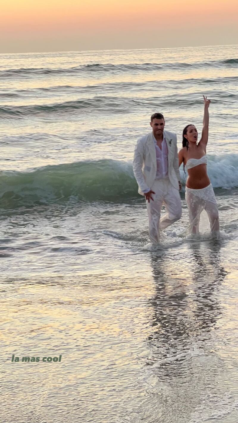 Santiago Giménez y Fernanda Serrano