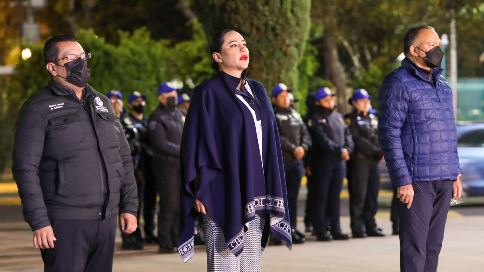 Sandra Cuevas en la explanada de la alcaldía Cuauhtémoc