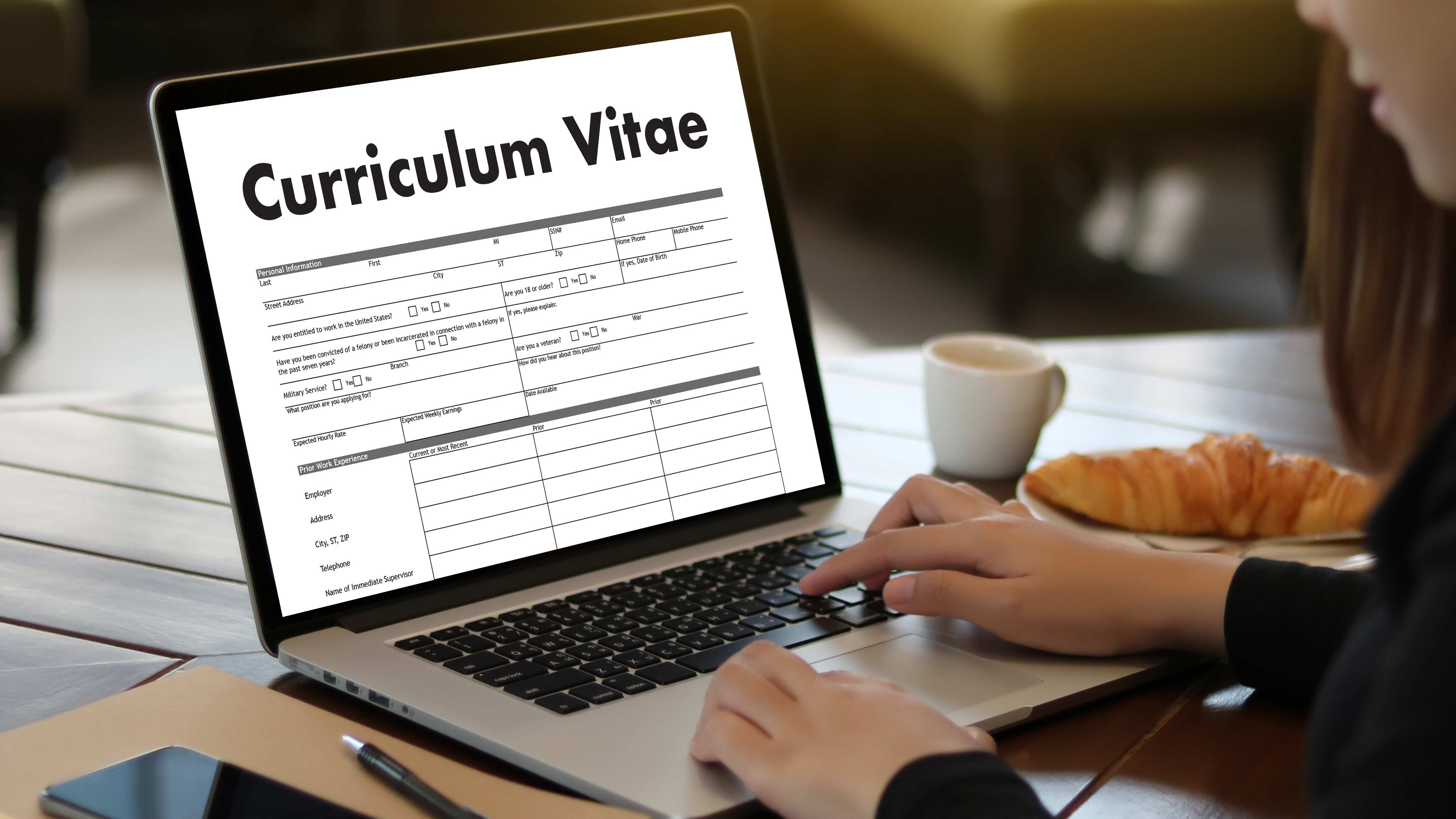 La experiencia profesional es la estrella del CV, señala directamente el puesto que deseas, organiza los datos y sé honesto,