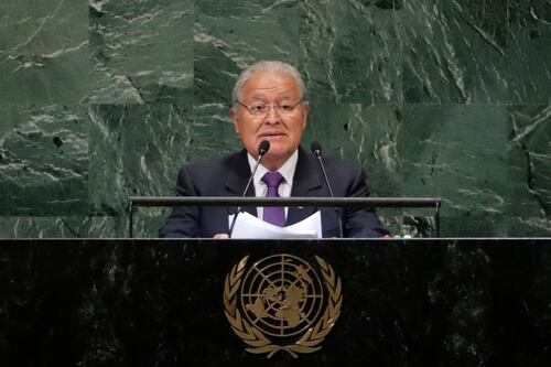 Nicaragua otorga nacionalidad a ex presidente prófugo de El Salvador