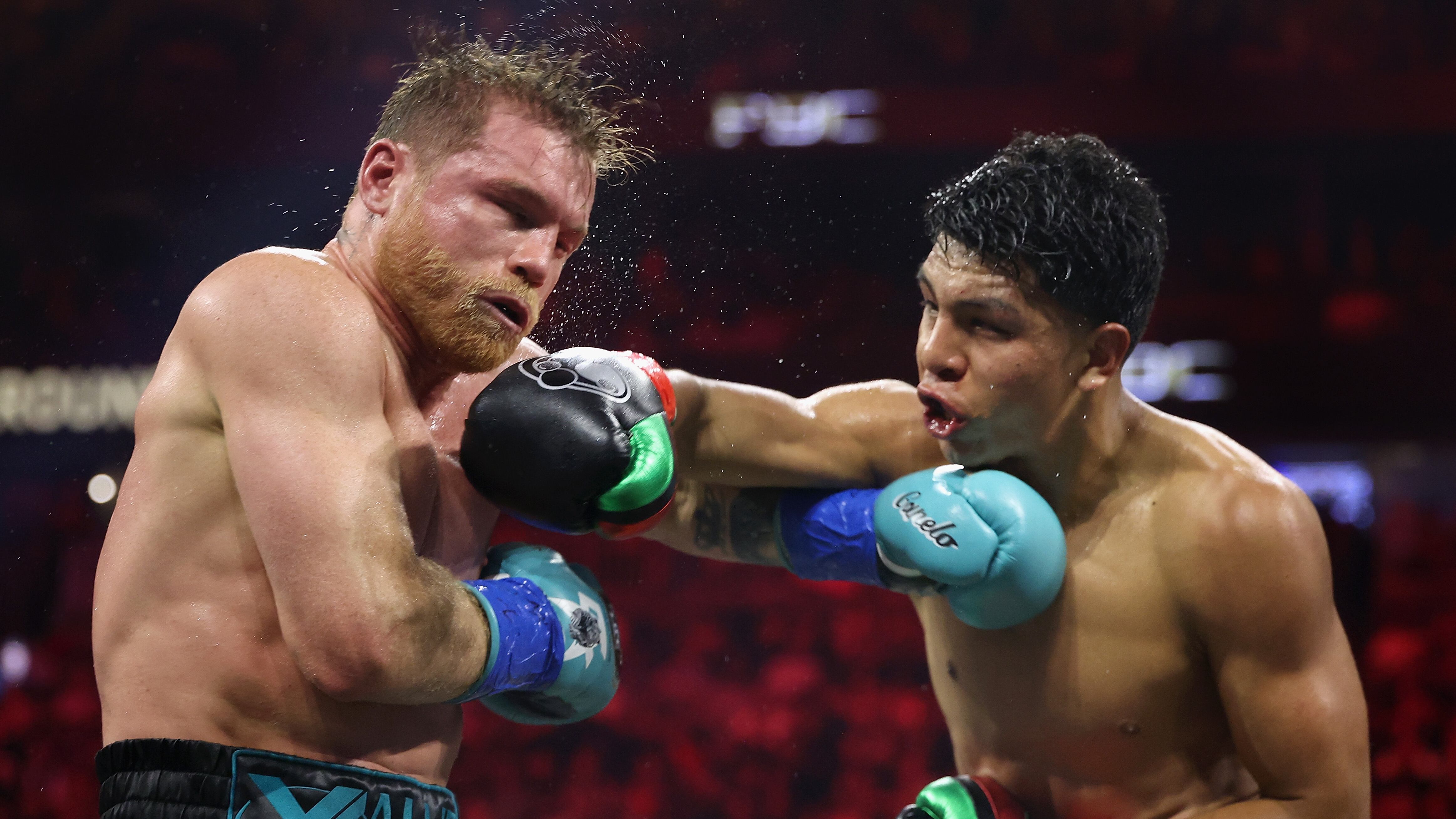 Canelo Alvarez le quitó el invicto a Jaime Munguía en Las Vegas.