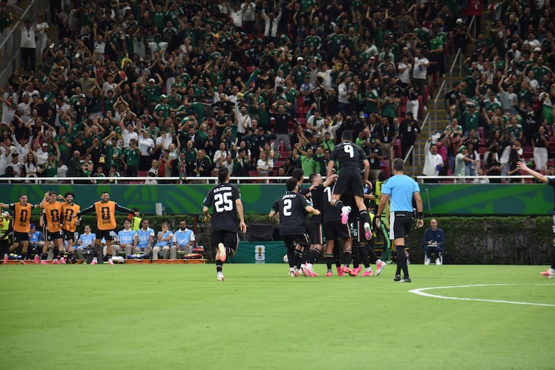 México logra histórico pase como primero de grupo del Mundial por primera vez en 24 años