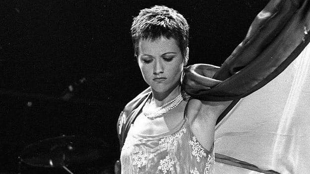 Dolores O’Riordan una de las voces más privilegiadas del mundo y que perdura en el tiempo por lo que la música llora en su cuarto aniversario de fallecida.