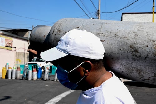 Gobierno de Neza quiere evitar más explosiones de tanques de gas repartiendo volantes
