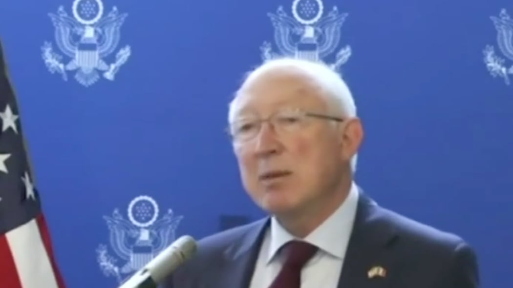 Ken Salazar embajador de EU en México ofrece mensaje