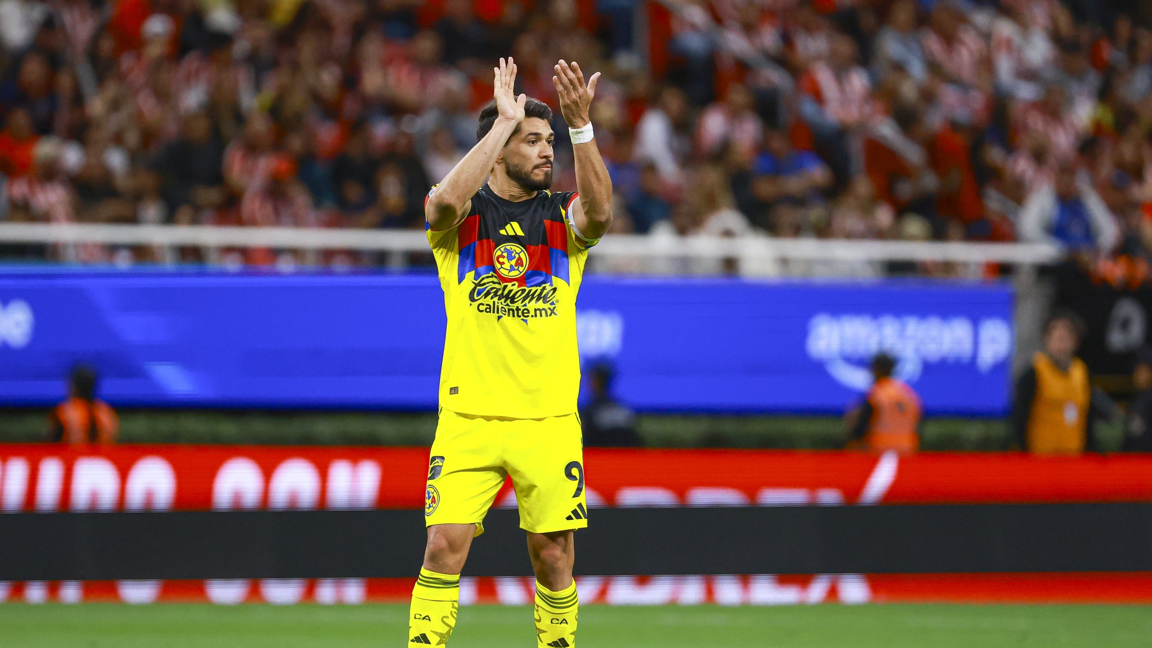 Henry Martín pegó fuerte regaño a sus compañeros.