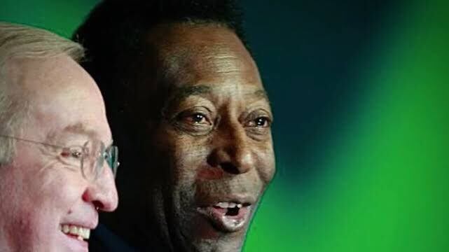 José Ramón Fernández junto a Pelé I @joserra_espn