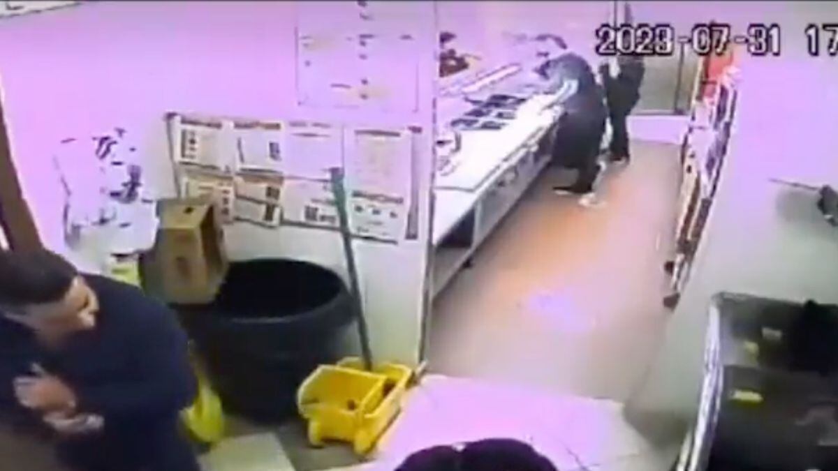 Subway responde tras golpiza a trabajador en SLP.