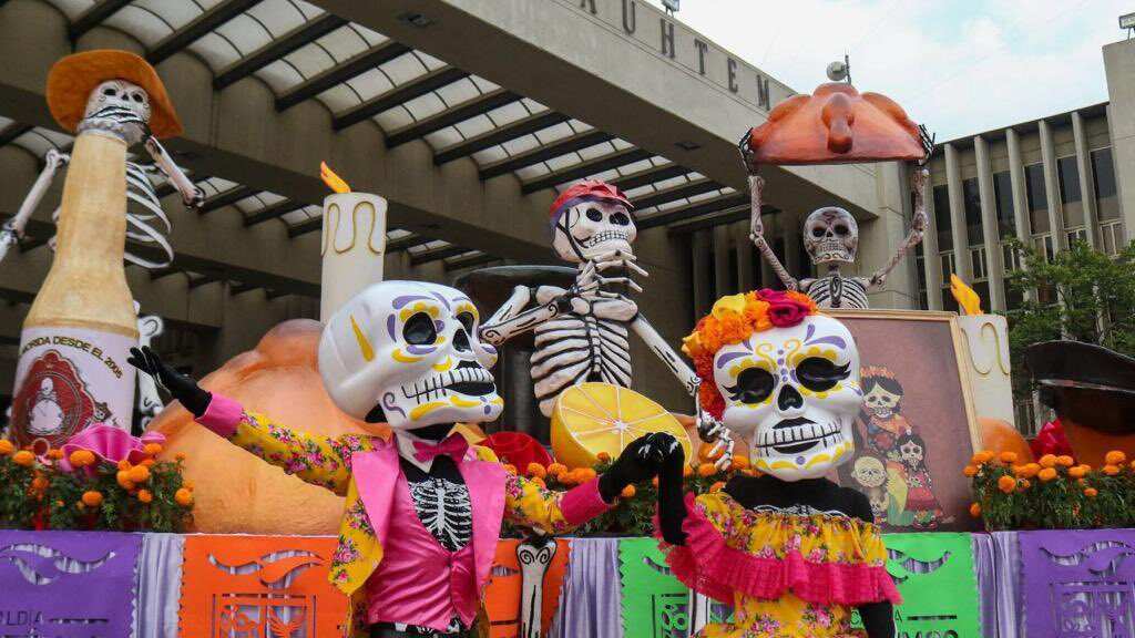 Ofrenda de Día de Muertos en alcaldía Cuauhtémoc