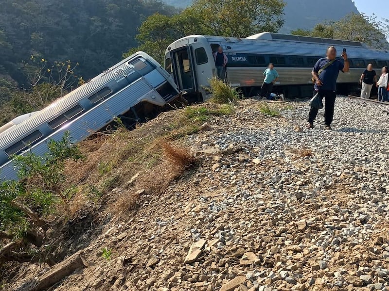 Así fue el descarrilamiento del Tren Interocéanico que arrebató la vida a 13 personas en Oaxaca.