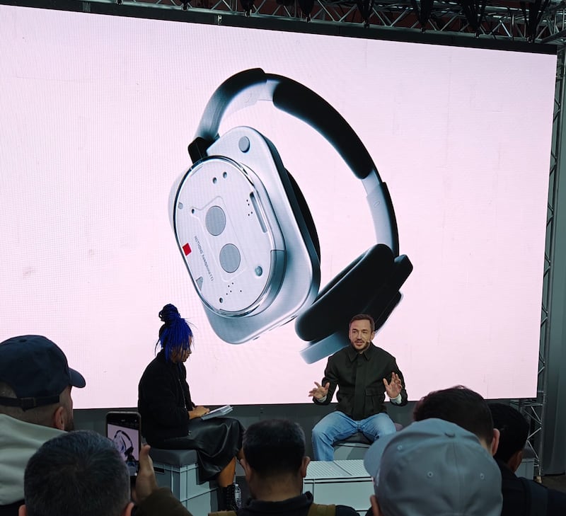 Charlie Smith, Chief Brand Officer de Nothing, explica cómo el diseño emocional, la colaboración con la comunidad y la cultura creativa están redefiniendo la forma en que interactuamos con la tecnología