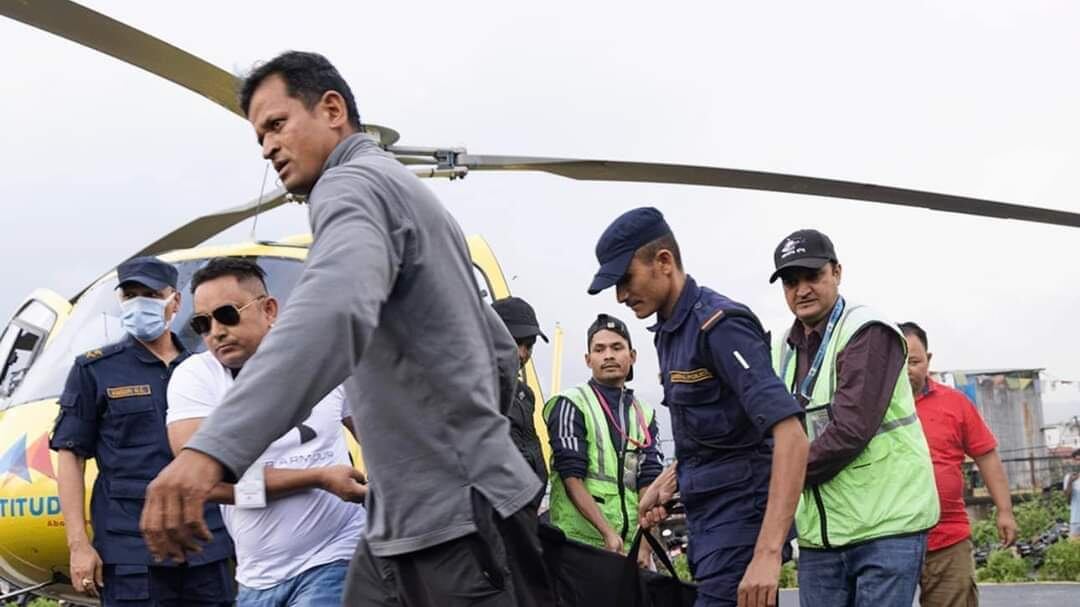 El cónsul honorario en Nepal está agilizando todos los trámites.