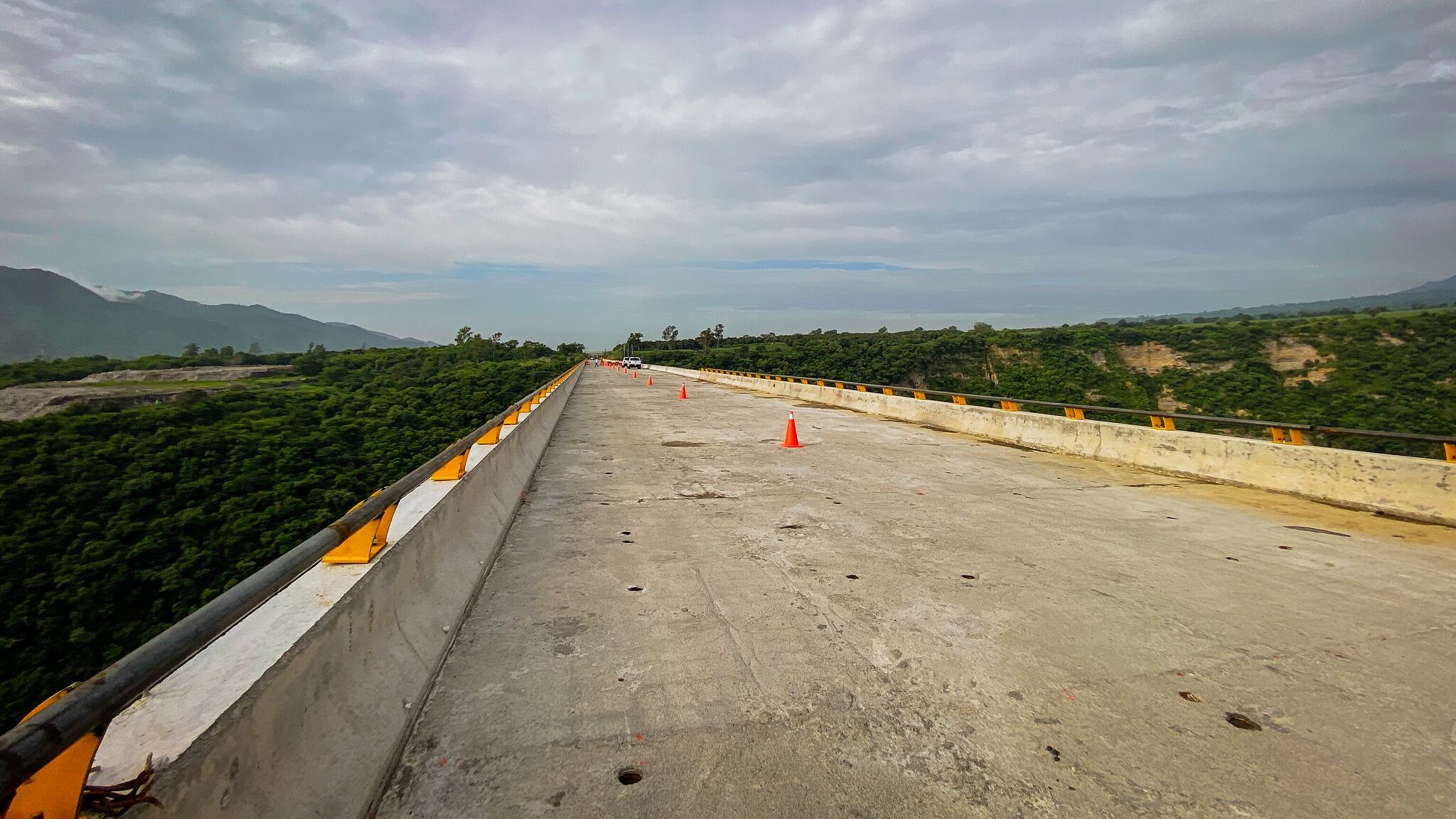 Recientemente el mandatario se comprometió a finalizar otra autopista, la vía corta a Puerto Vallarta.