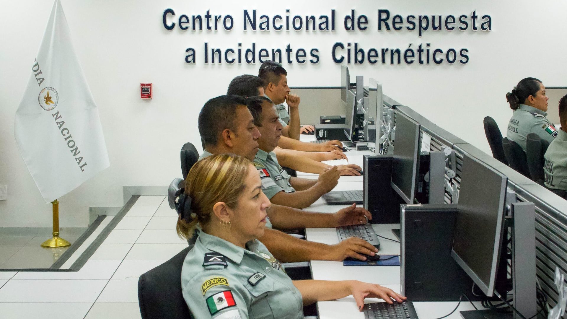 Policía cibernética