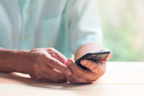 El ‘Dr. Google’ ya recibe antes que el médico: pacientes mexicanos consultan primero internet