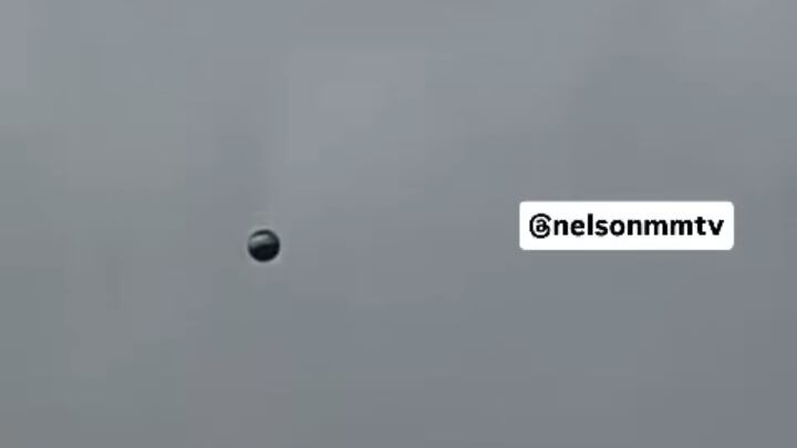 El objeto subía, bajaba y se sostenía en el aire.