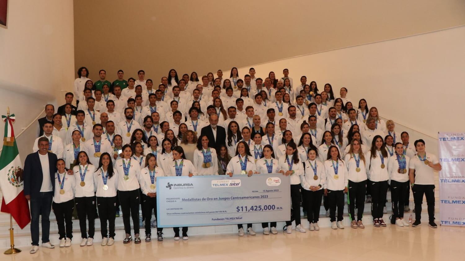 Los medallistas fueron reconocidos por el empresario Carlos Slim I Ángel Cruz