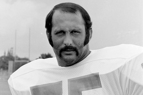 ¡Luto en la NFL! Muere Manny Fernandez, el titán invencible que hizo historia con Miami