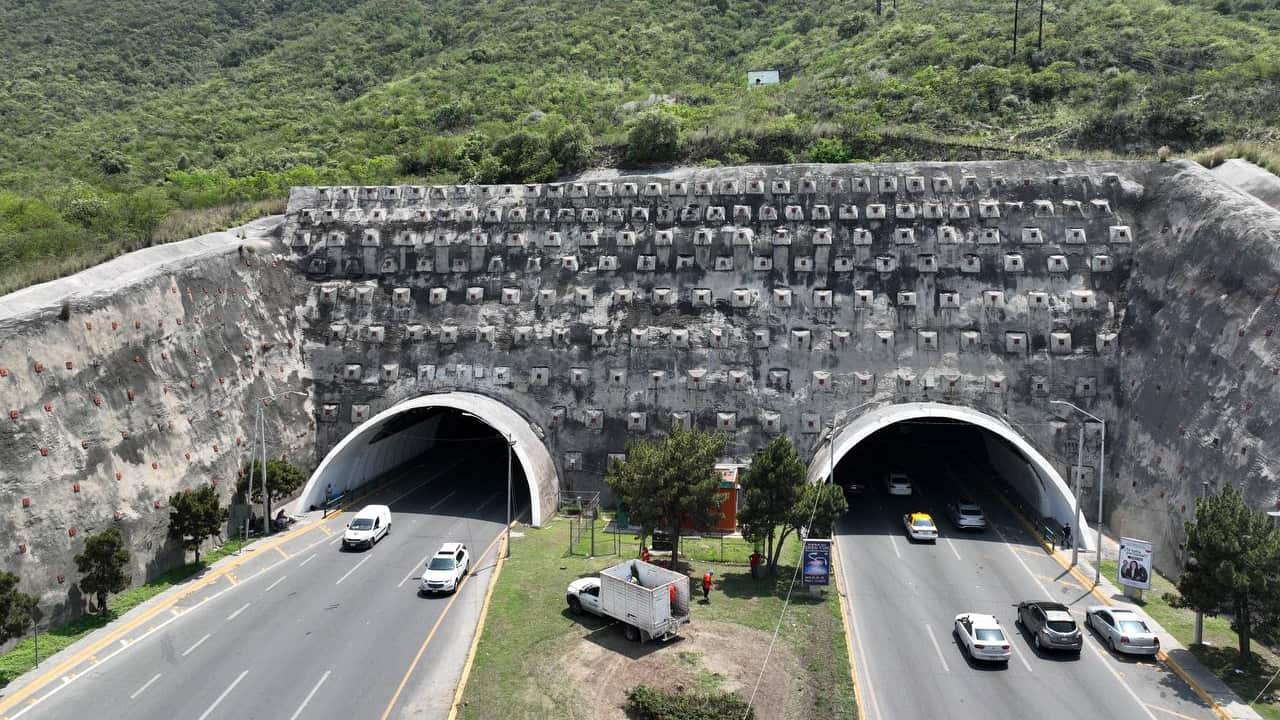 Miles de conductores transitan entre Monterrey y San Pedro todos los días a través del túnel.