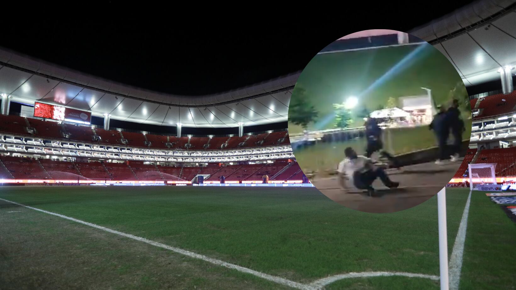 Aficionados se enfrascaron en una pelea previo al duelo entre Pumas y Chivas.