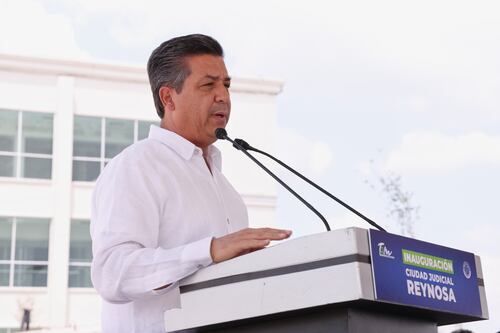 Sorprenden a García Cabeza de Vaca con impugnación de amparo que impide su detención