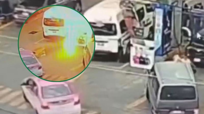 Video: Incendia combi con chofer dentro en gasolinera de Tlalnepantla; lo detienen en el lugar