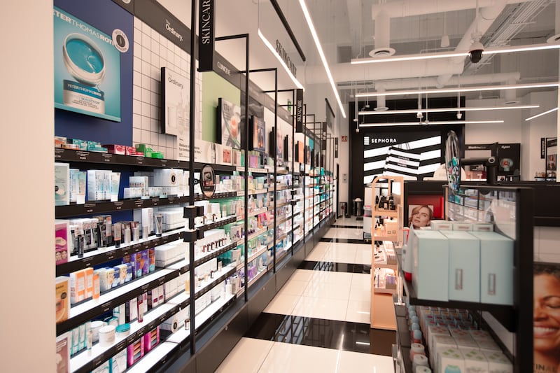 La apertura de la nueva sucursal de Sephora en dicha ciudad ofrecerá actividades únicas, demostraciones de maquillaje y la presencia del experto Alfonso Waithsman, quien compartirá sus mejores tips para transformar cualquier look desde cero