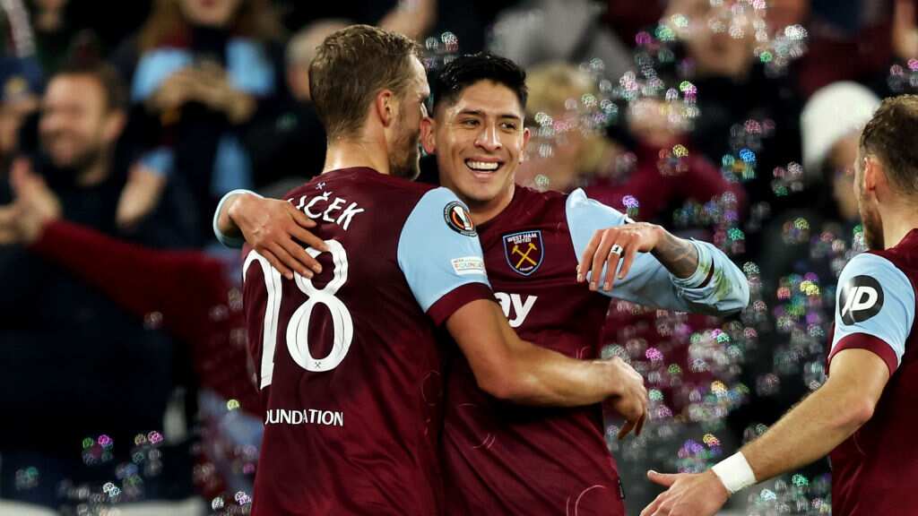 Edson Álvarez suma 16 partidos jugados en Premier League.