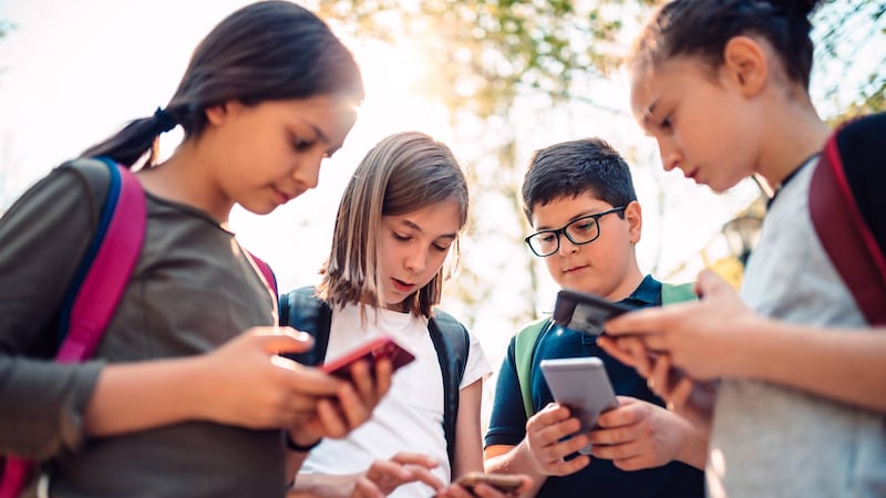 Padrón de celulares: el gobierno podría apagar el teléfono de tu hijo