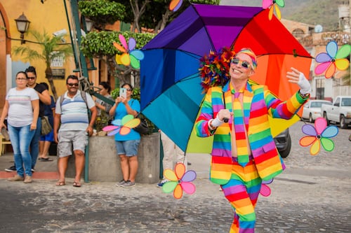Puerto Vallarta se viste de colores para recibir la semana del orgullo LGBTQ+