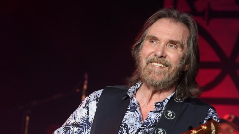 Muere Dennis Locorriere, voz legendaria de Dr. Hook, a los 76 años