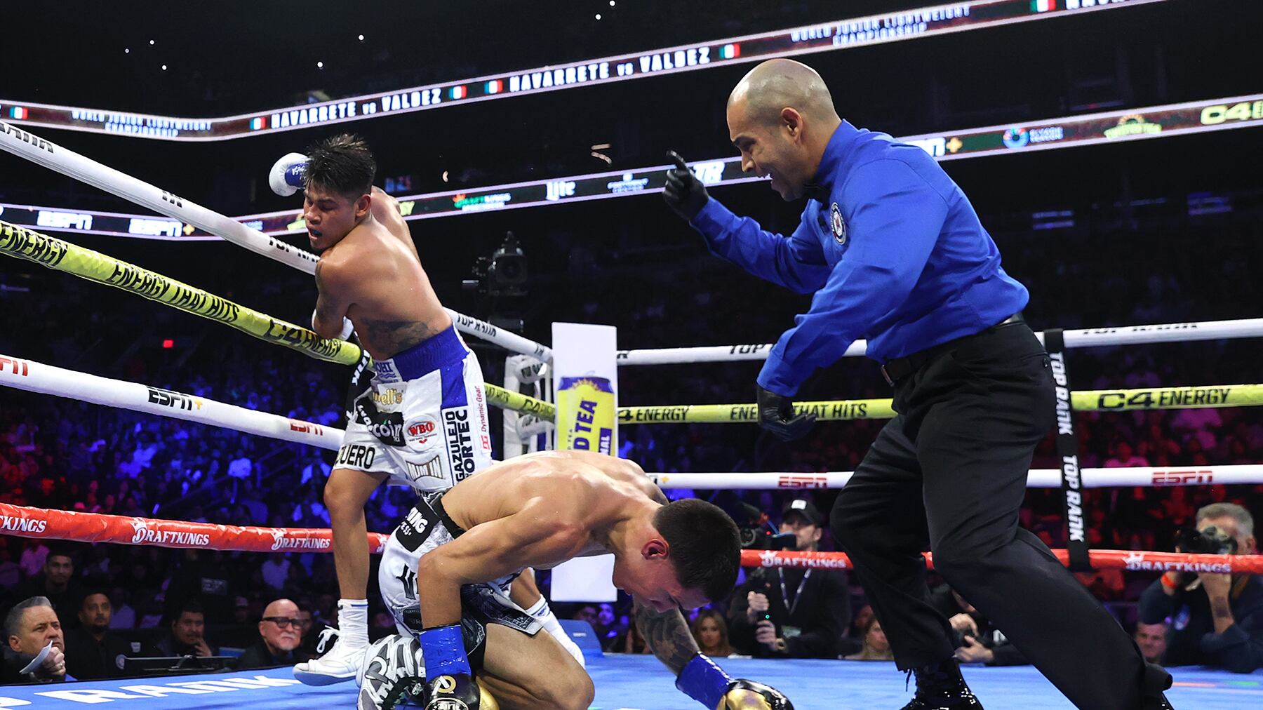 Vaquero Navarrete venció a Óscar Valdez por segunda ocasión.