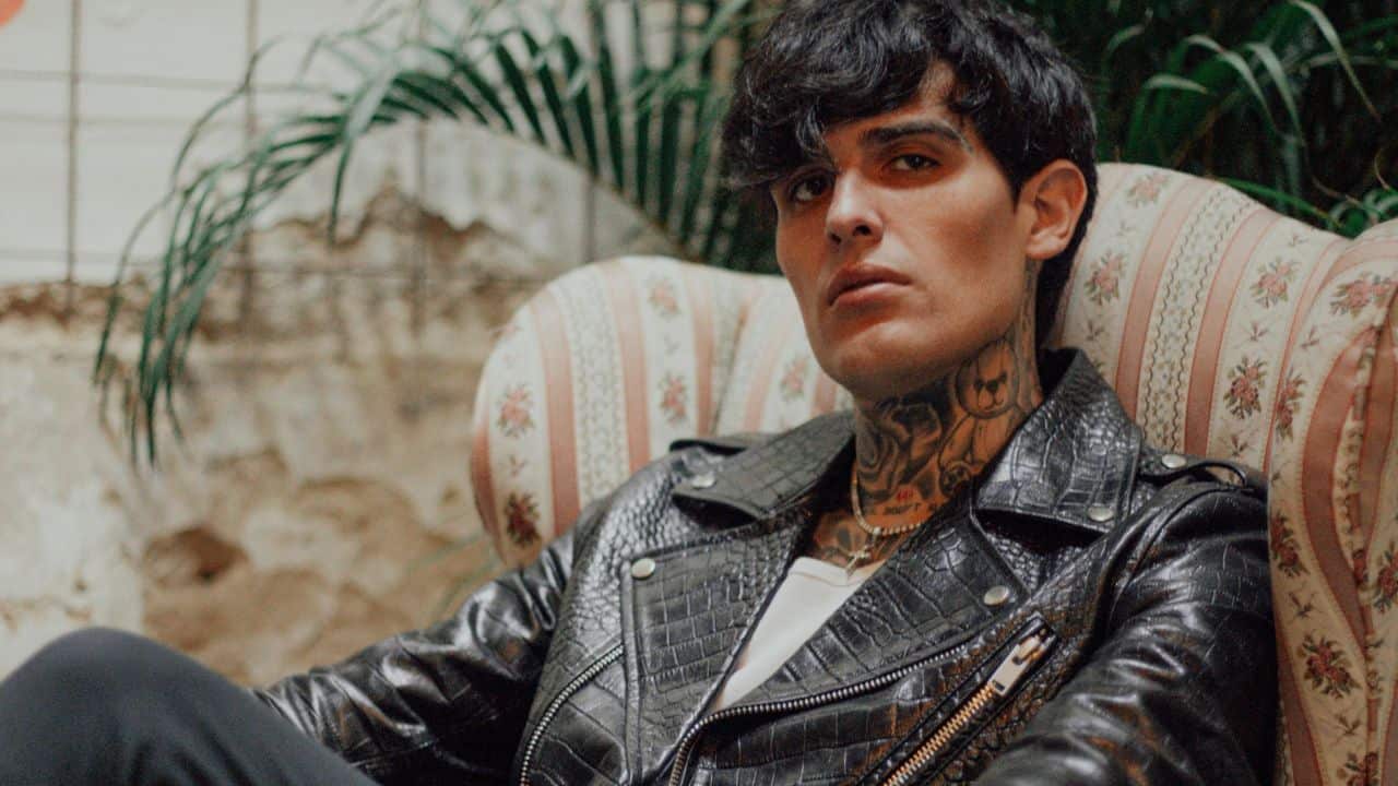 Adriel Favela regresa a sus raíces musicales con “Origen"