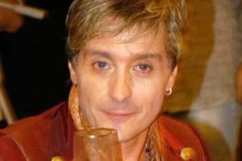 Famoso actor y modelo, figura clave del entretenimiento, fallece tras doble paro cardíaco