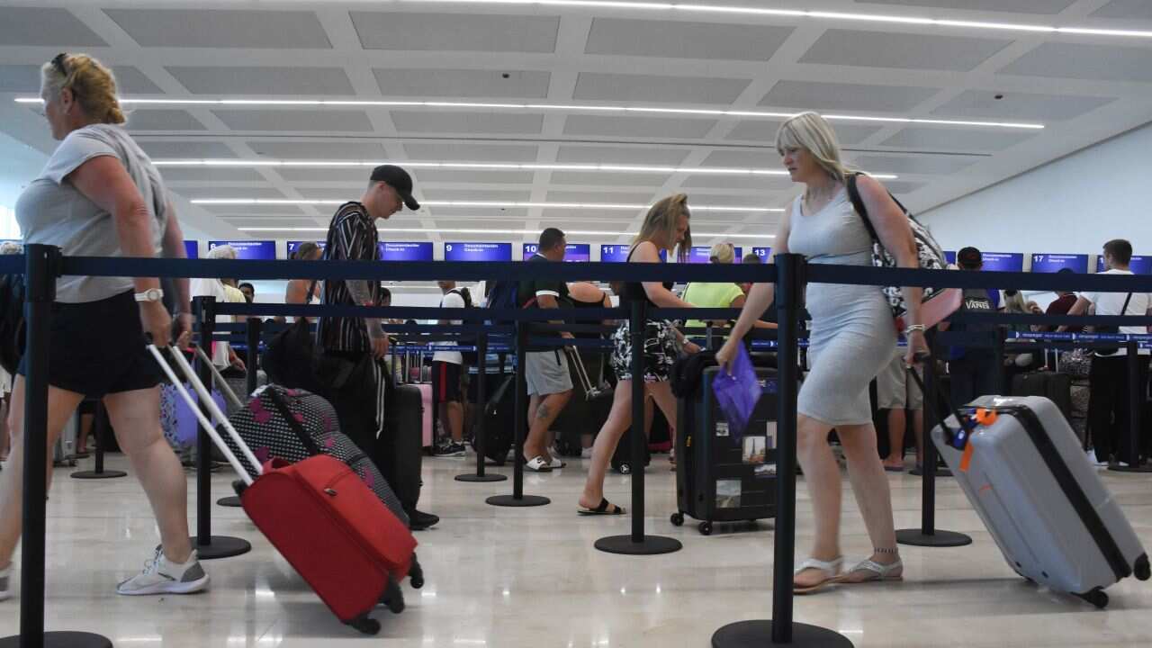 La mujer fue capturada en el aeropuerto por portar droga.