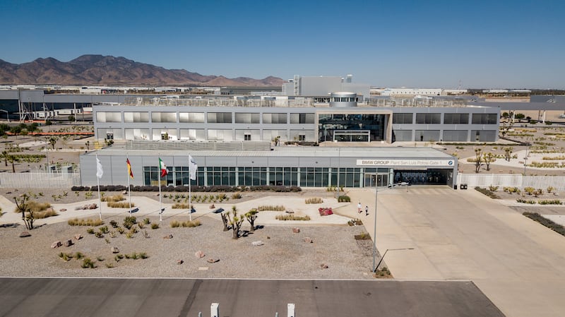Visitar BMW Group Planta San Luis Potosí es una experiencia única que si la complementas con museos y gastronomía local, tendrás un viaje completo que mezcla motores, cultura y buen comer
