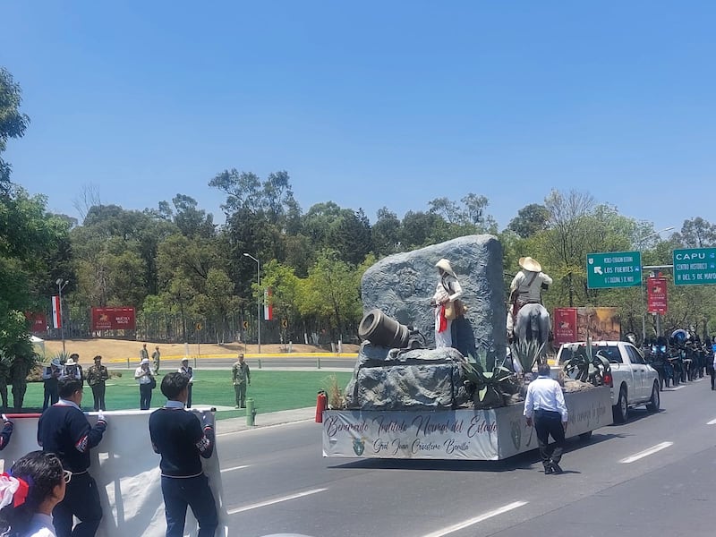 Desfile del 5 de Mayo en Puebla: Claudia Sheinbaum encabeza la ceremonia con Alejandro Armenta