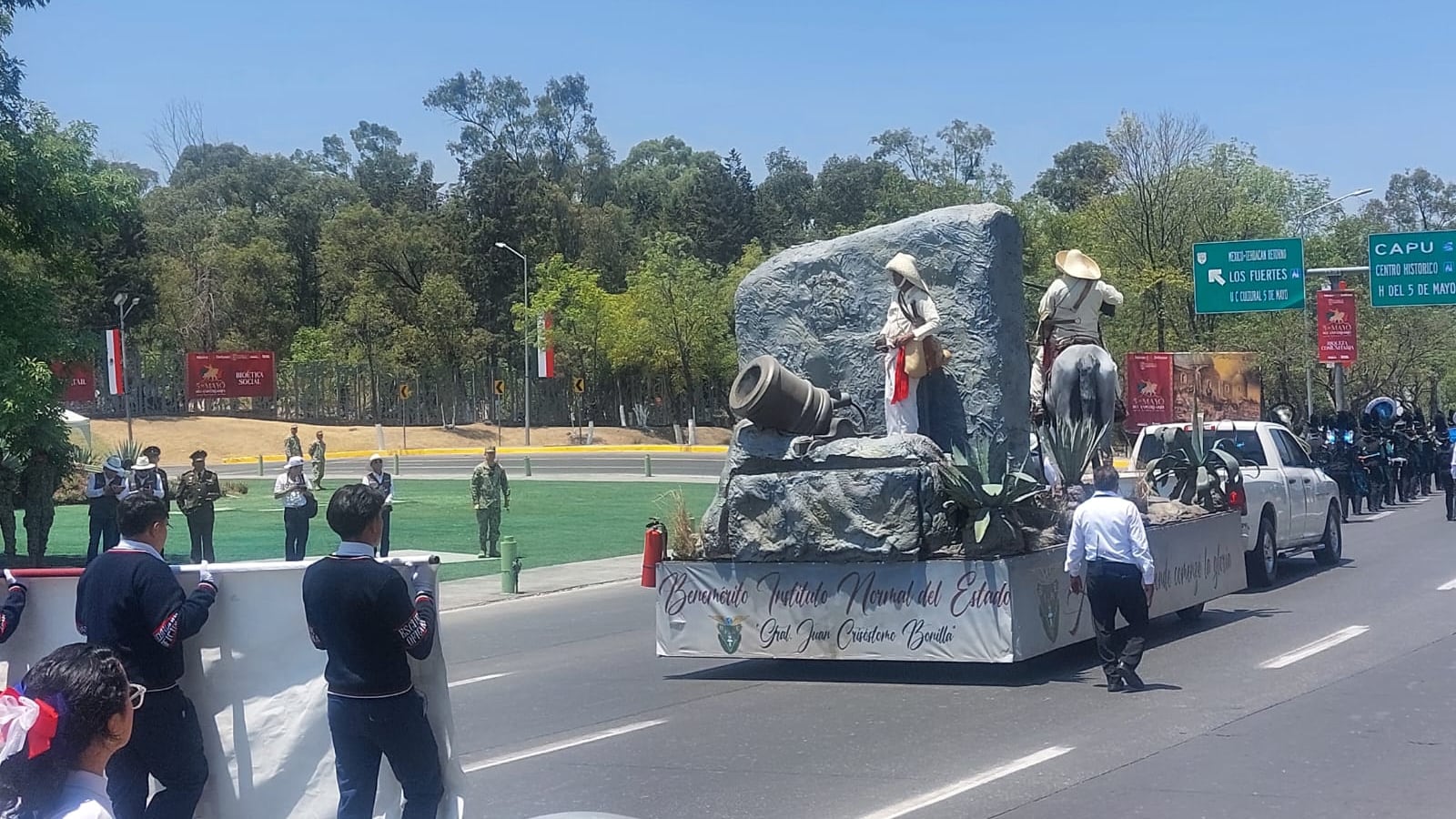 Desfile del 5 de Mayo en Puebla: Claudia Sheinbaum encabeza la ceremonia con Alejandro Armenta